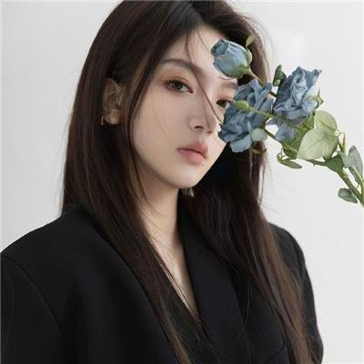 拇指姑娘封面
