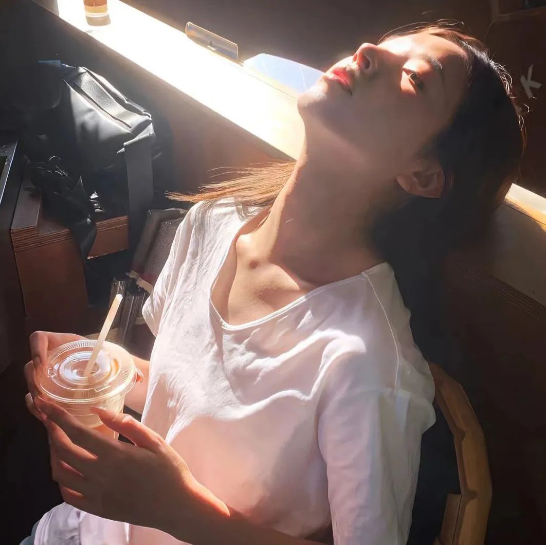 无名夫人封面